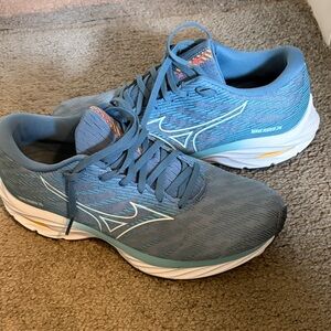 Mizuno Wave Rider 26 Light Blue Running Shoes with White Accents
